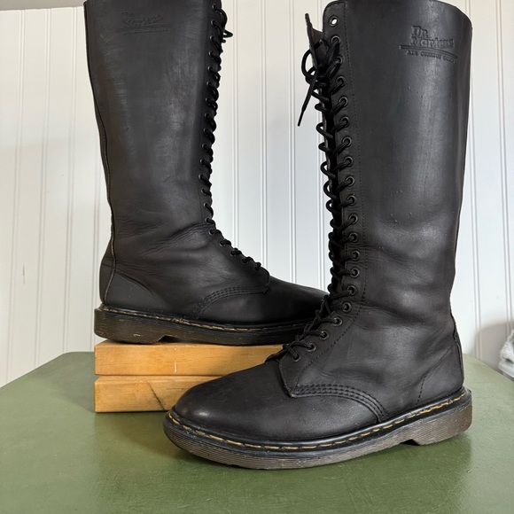 VTG England #1420 Dr. Martens OG 20-Eyelet Lace-Up Boots in Black Leather - Picture 11 of 16